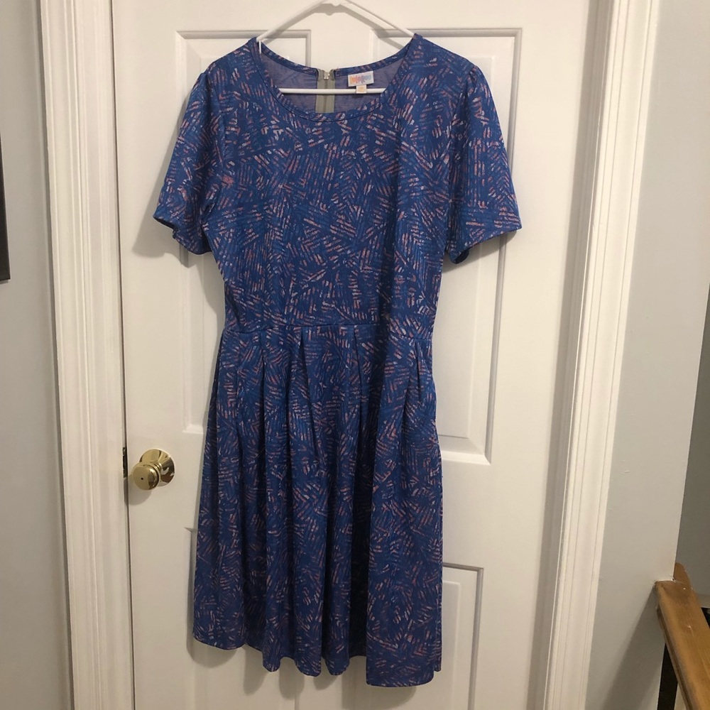 Lularoe Amelia never been worn.